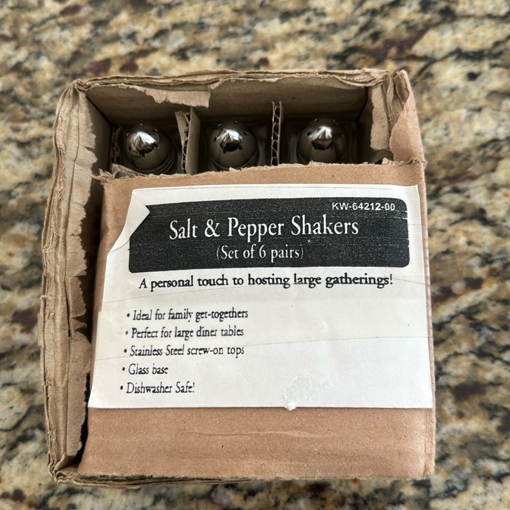 6 Sets of Mini Glass Salt & Pepper Shakers in Box